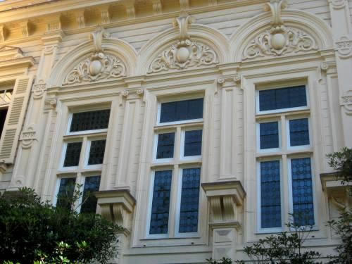 3 Windowe Jacobean 3 Windowe Jacobean