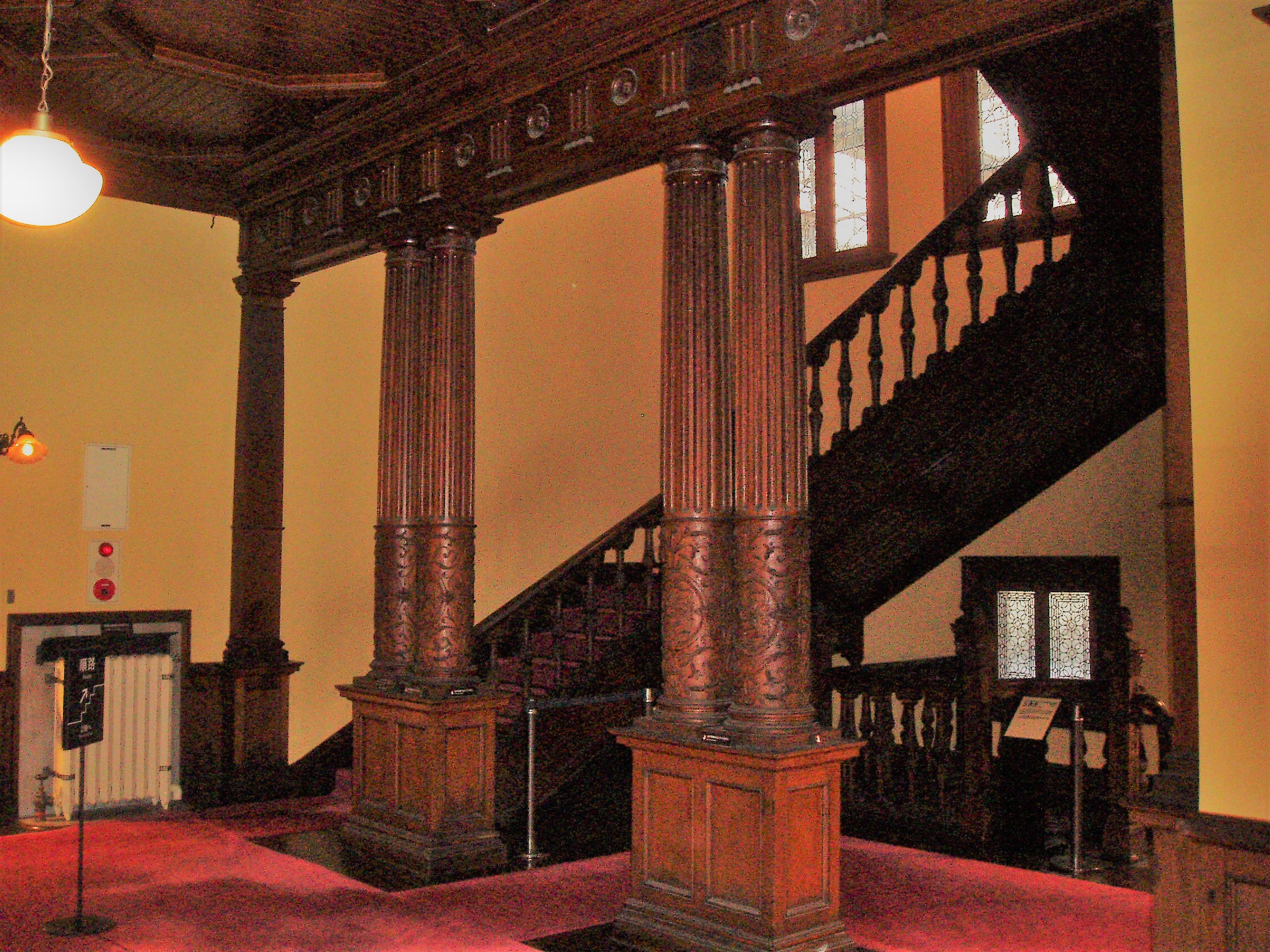 Entering a hall Entering a hall