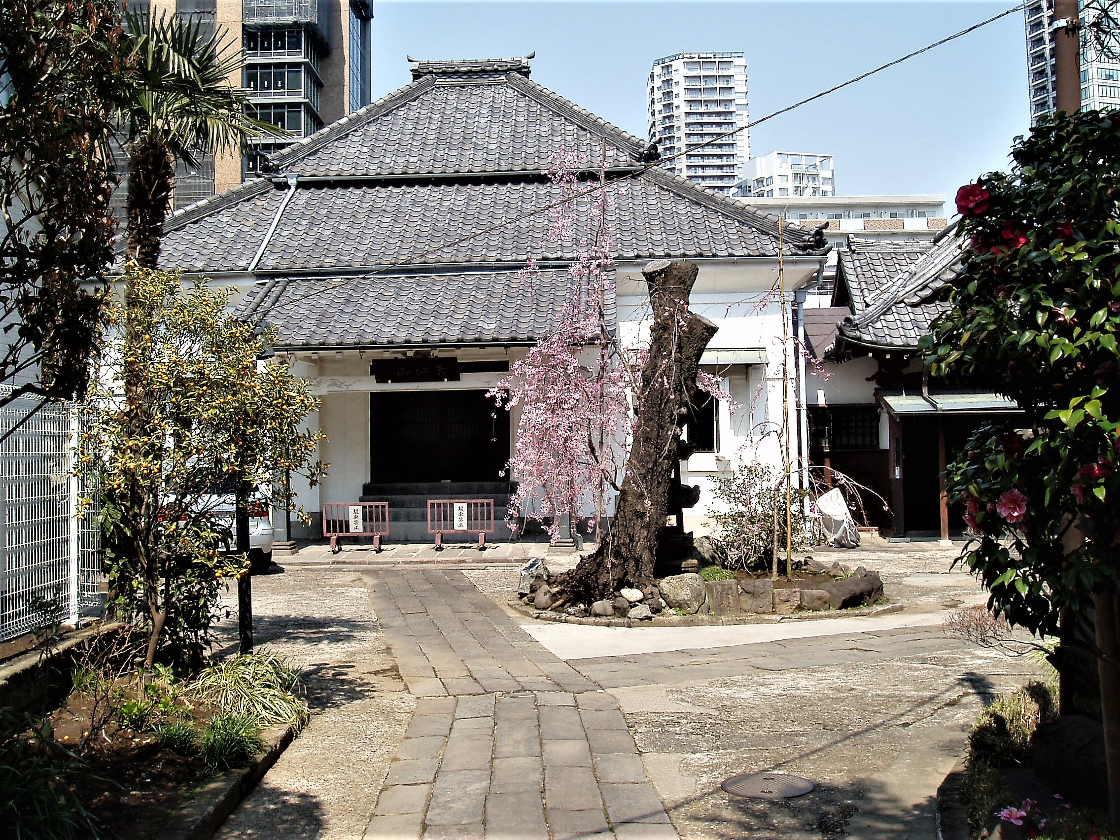 the gate of Kouanji temple